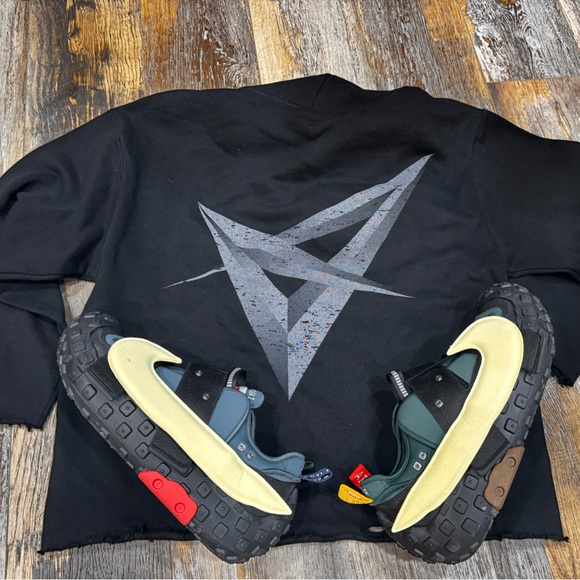 “IS THAT TANK” Hoodie - Picture 4 of 6